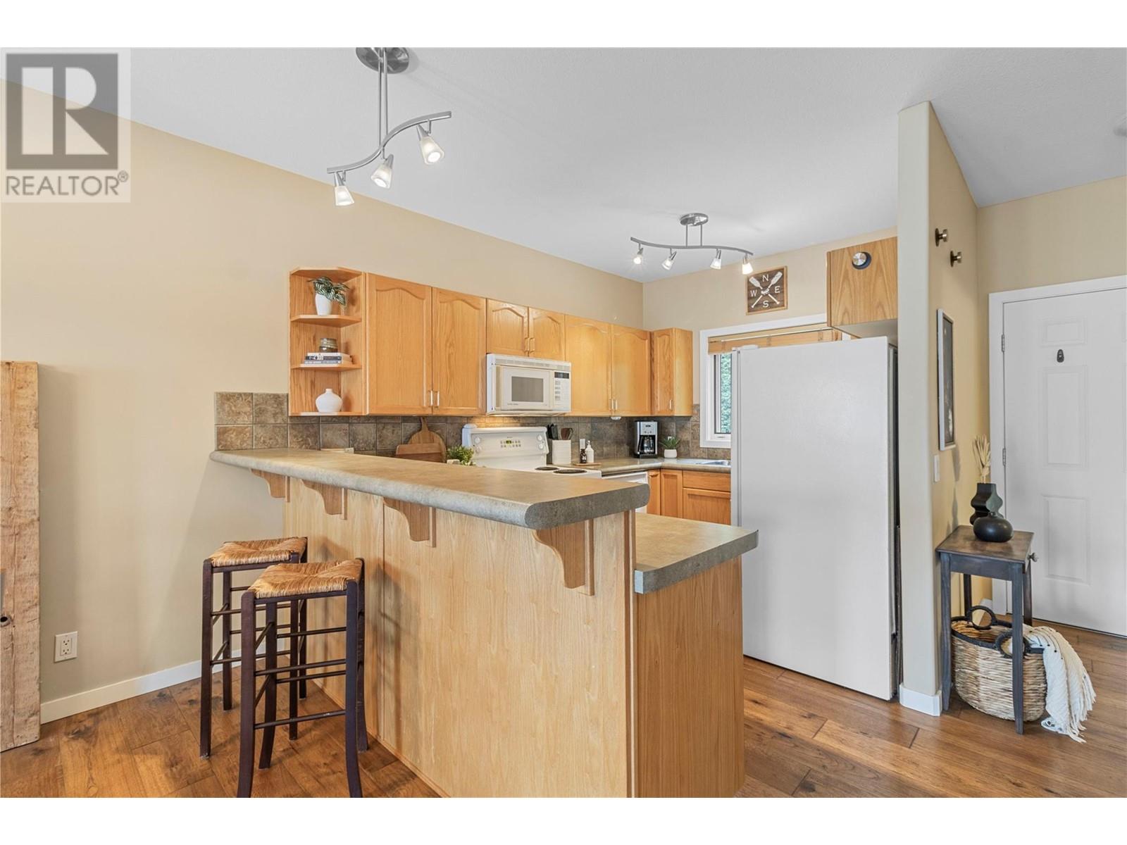 Photo 11 of 3935 Eagle Bay Road Unit 3, Eagle Bay BC