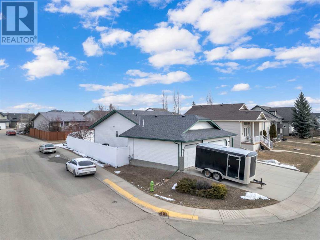 142 Lyons Close, Red Deer