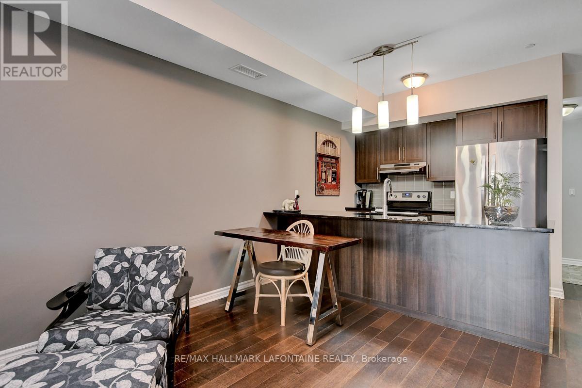 Photo 14 of 114 120 Prestige Circle, Ottawa ON