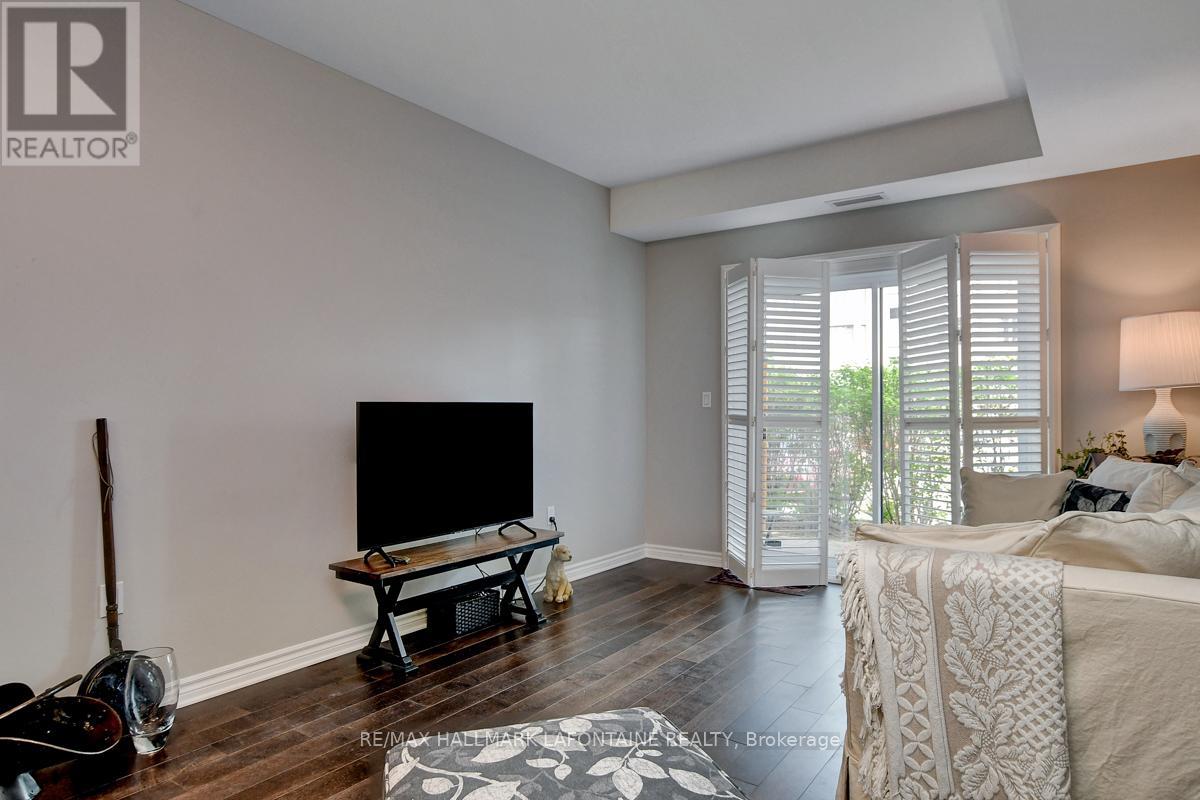 Photo 15 of 114 120 Prestige Circle, Ottawa ON