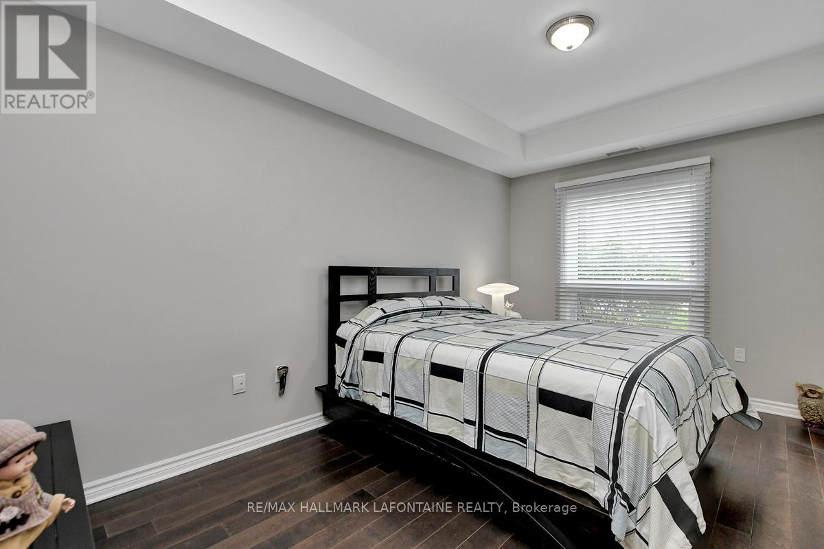 Photo 20 of 114 120 Prestige Circle, Ottawa ON