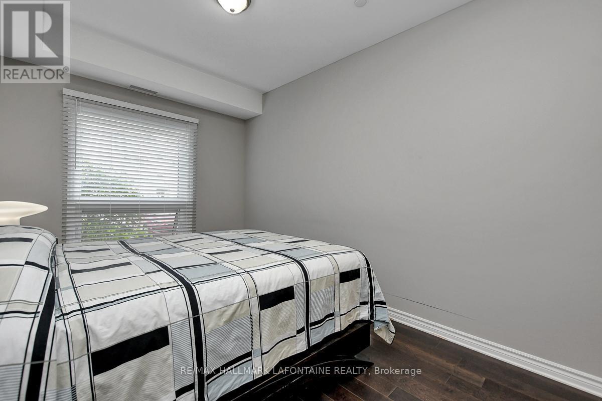 Photo 21 of 114 120 Prestige Circle, Ottawa ON