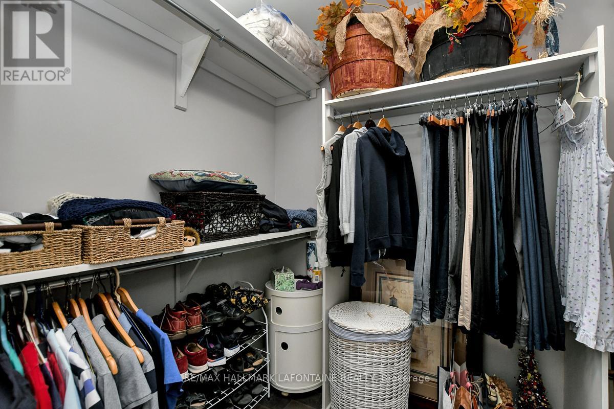 Photo 23 of 114 120 Prestige Circle, Ottawa ON
