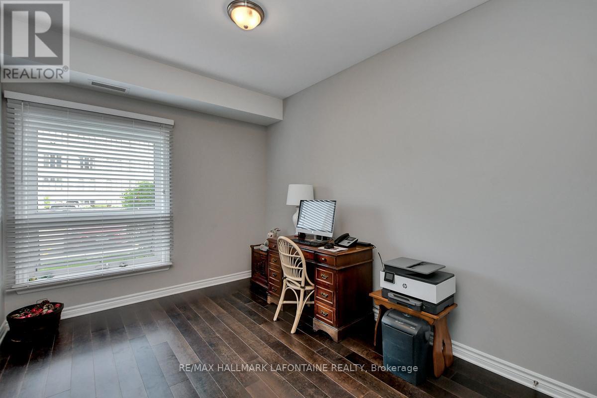 Photo 26 of 114 120 Prestige Circle, Ottawa ON