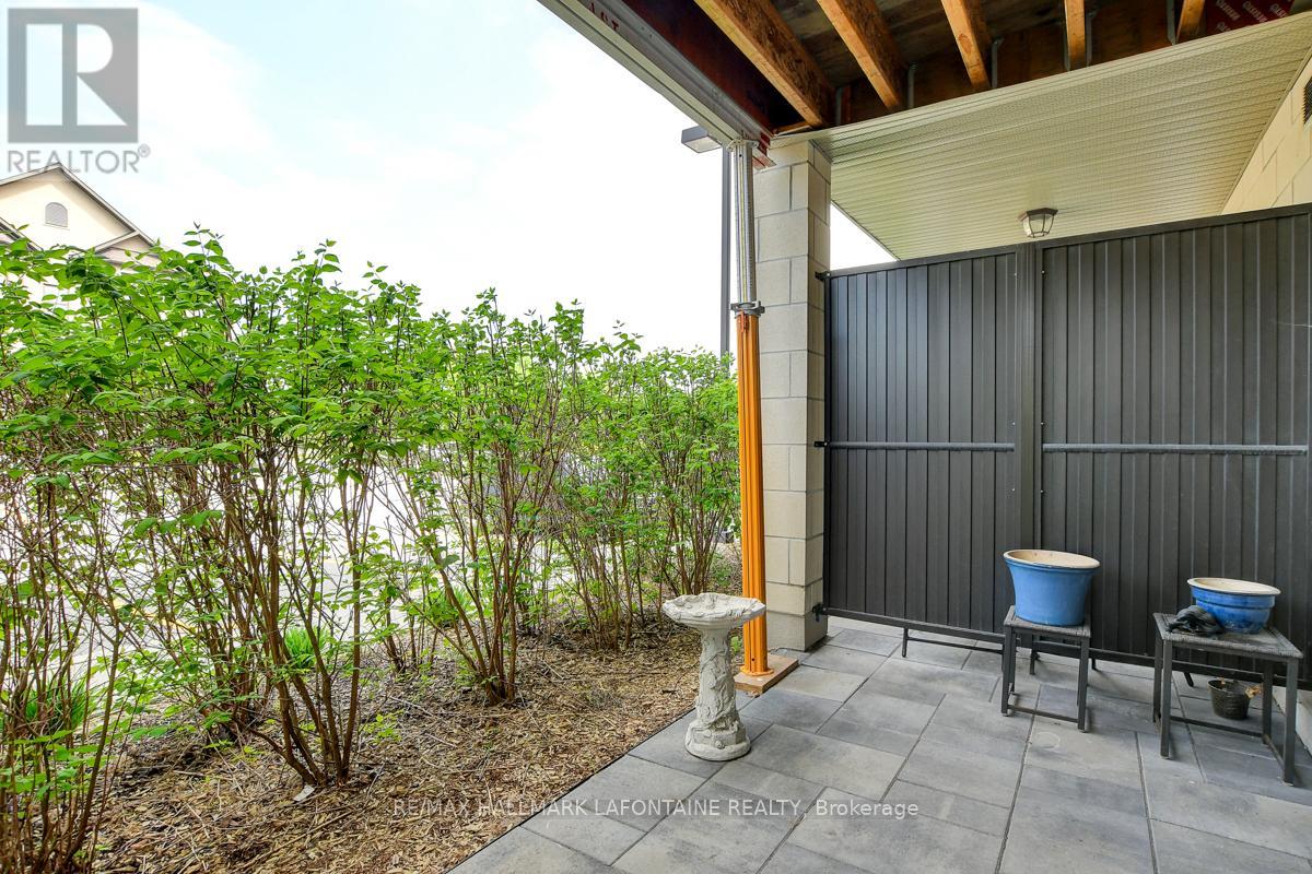 Photo 31 of 114 120 Prestige Circle, Ottawa ON