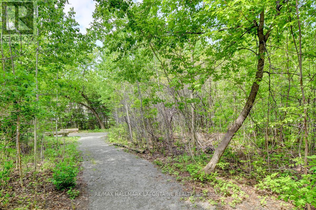 Photo 37 of 114 120 Prestige Circle, Ottawa ON