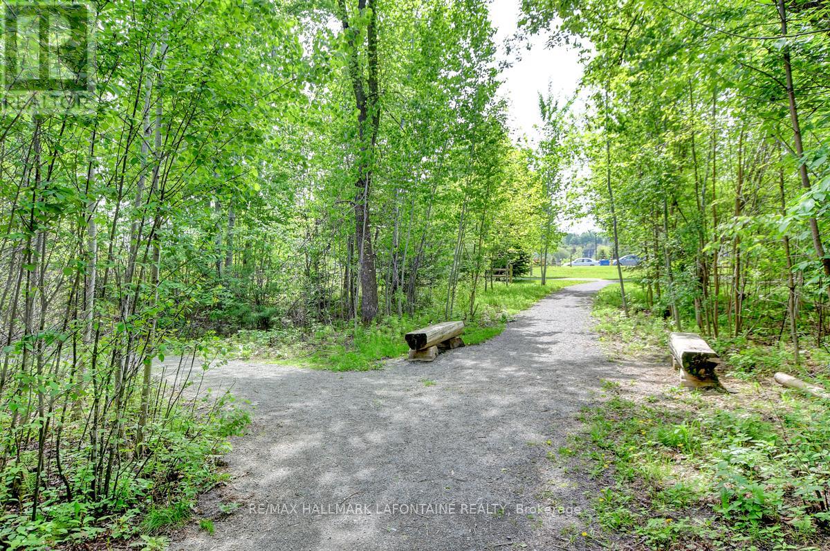 Photo 38 of 114 120 Prestige Circle, Ottawa ON