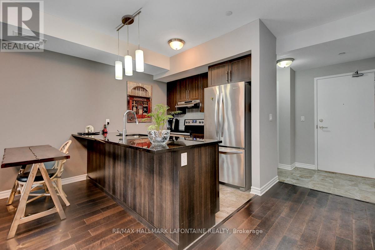 Photo 9 of 114 120 Prestige Circle, Ottawa ON