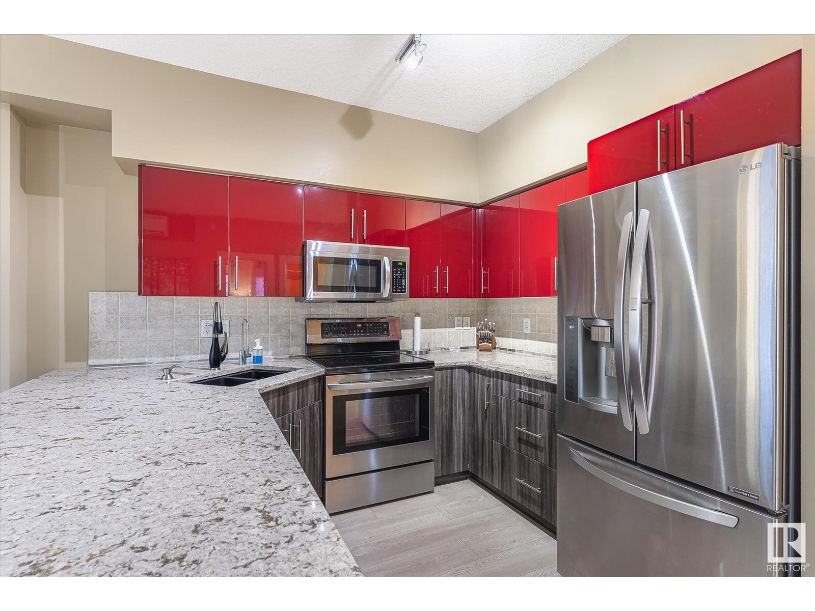 #1602 10136 104 ST NW, Edmonton