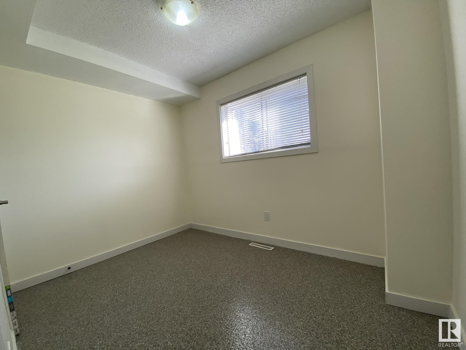 11839 45 ST NW, Edmonton