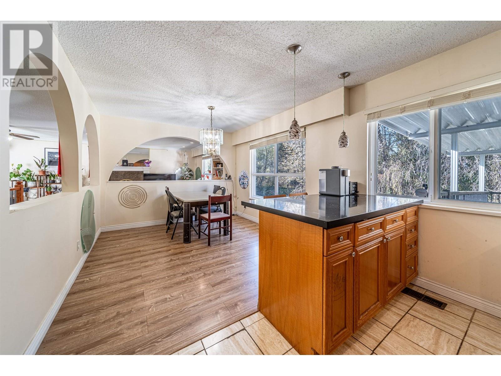 Photo 12 of 10571 Bissett Drive, Richmond BC
