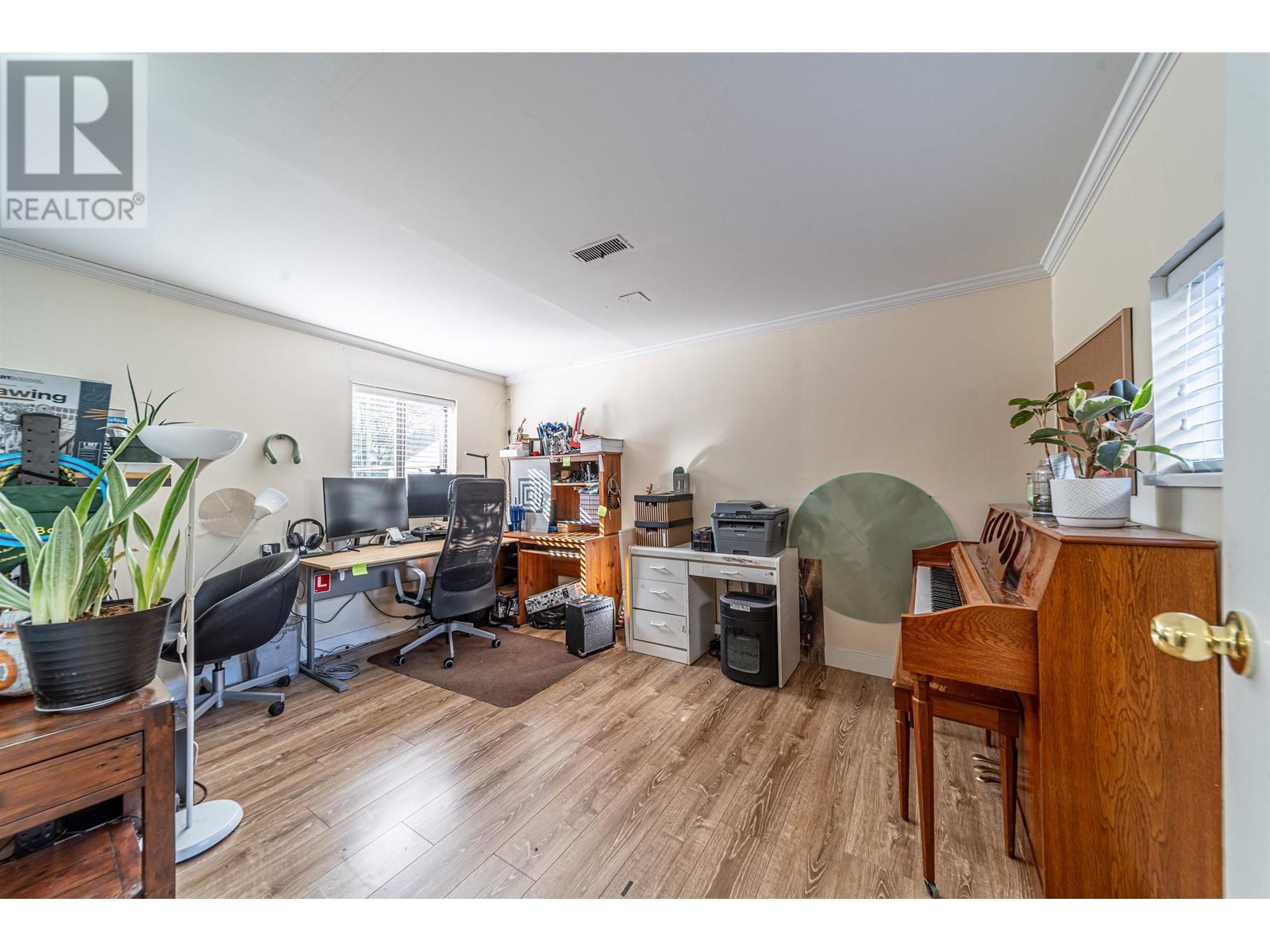 Photo 7 of 10571 Bissett Drive, Richmond BC