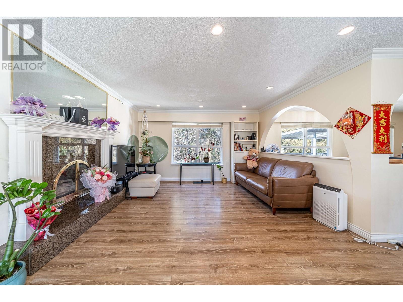Photo 10 of 10571 Bissett Drive, Richmond BC