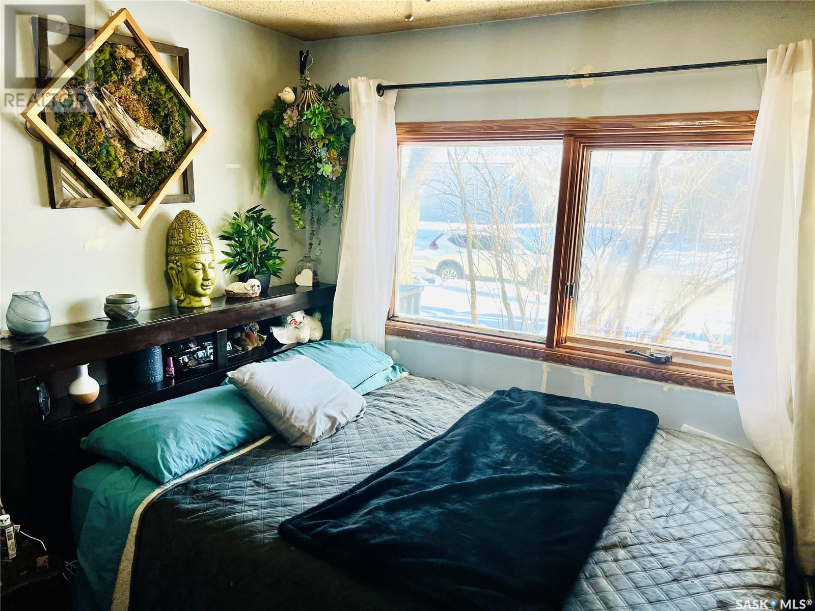 Photo 6 of 310 4th Avenue Se, Swift Current SK