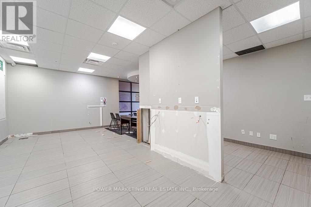 Photo 11 of C 1883 Bank Street, Ottawa ON