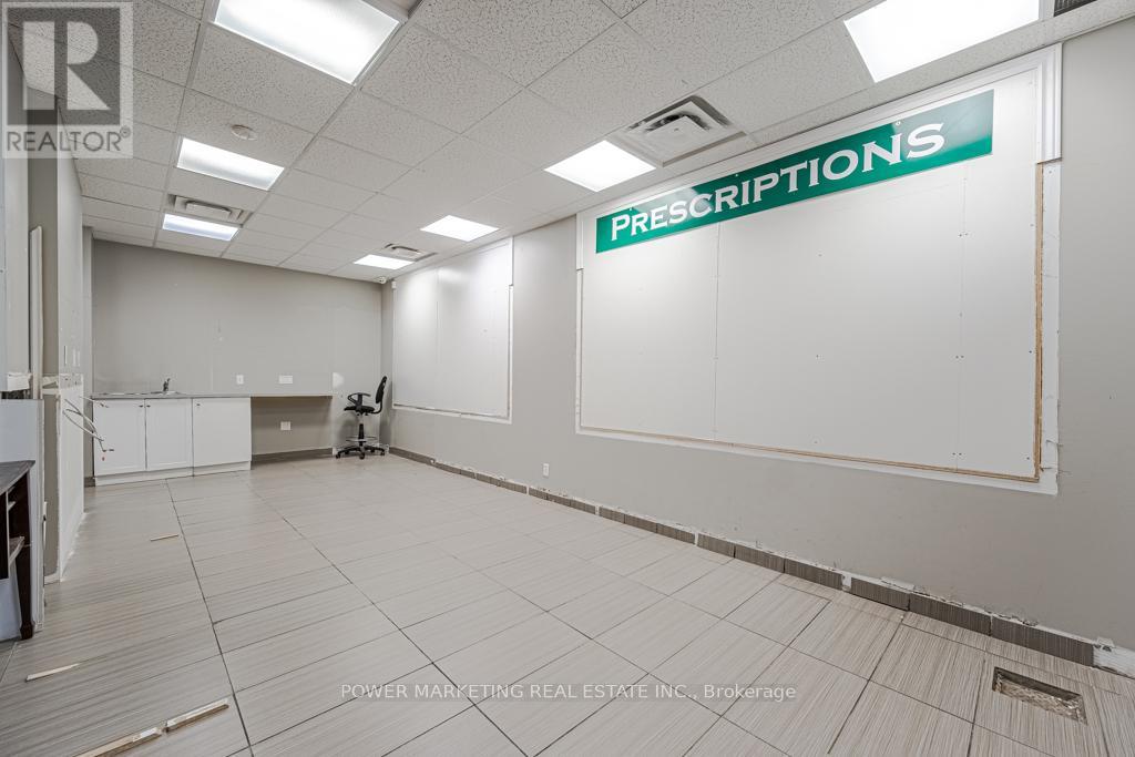 Photo 10 of C 1883 Bank Street, Ottawa ON