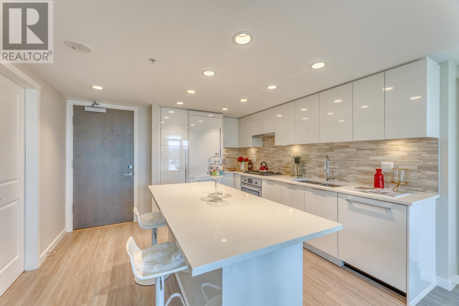 1004 1182 WESTWOOD STREET, Coquitlam real estate listing R2977008