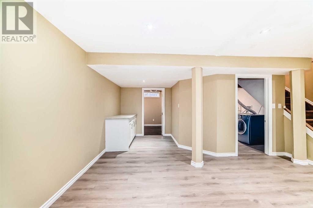 Single Family House for Sale in   Pensacola Crescent SE Penbrooke Meadows Calgary 