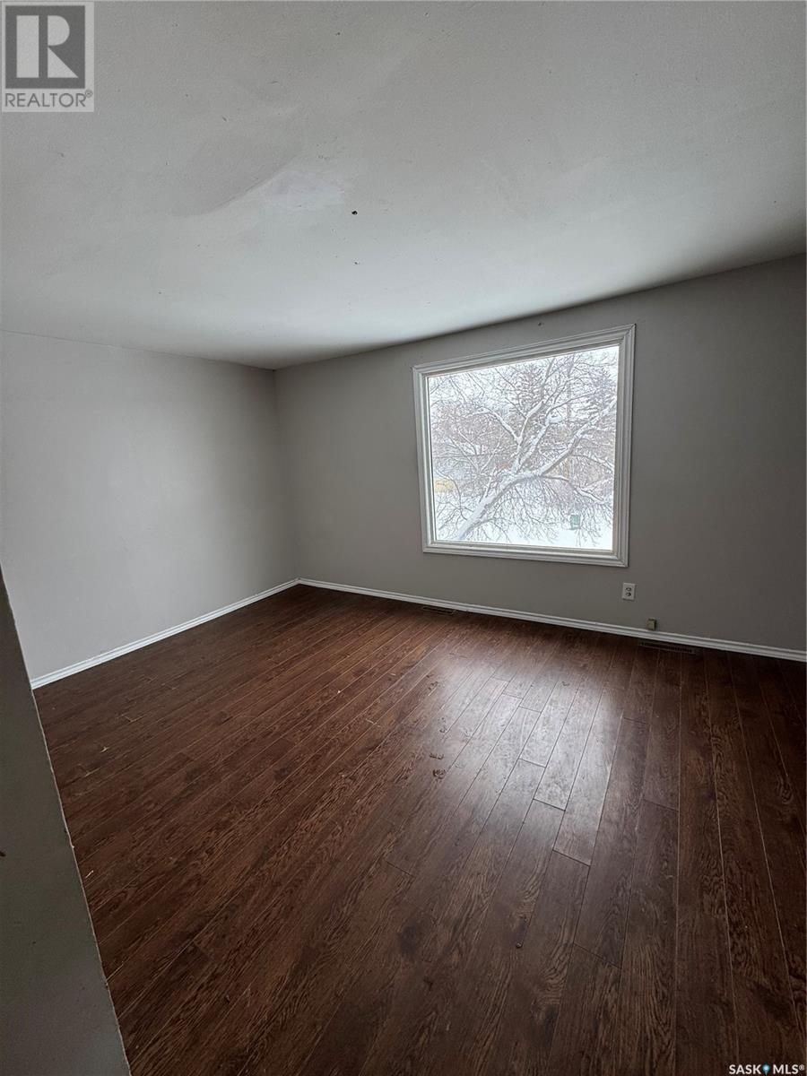 Photo 4 of 948 Garnet Street, Regina SK