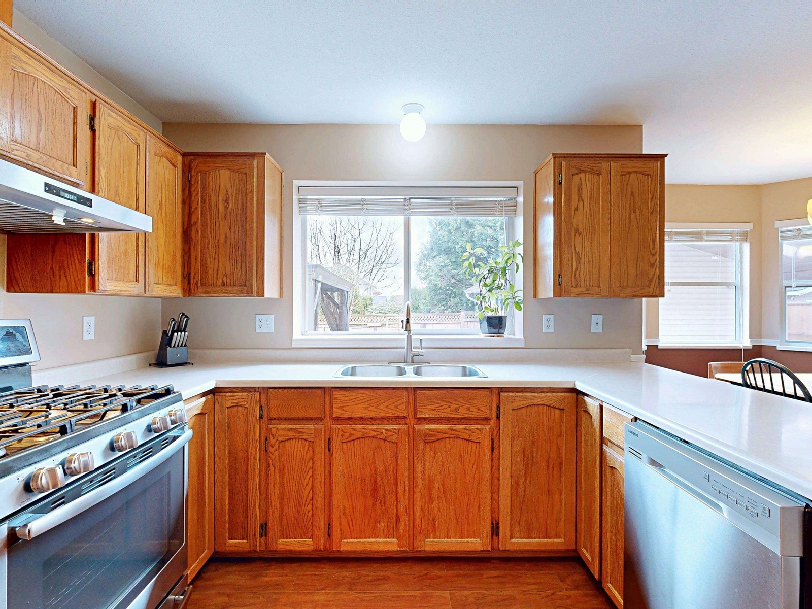 Photo 13 of 8514 164 A Street, Surrey BC