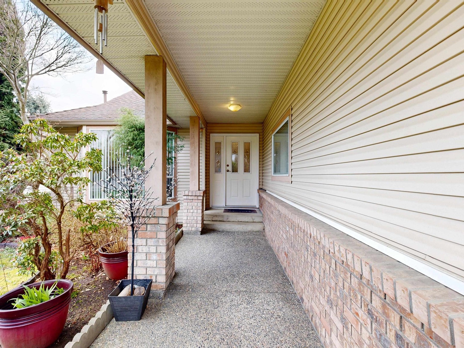 Photo 2 of 8514 164 A Street, Surrey BC