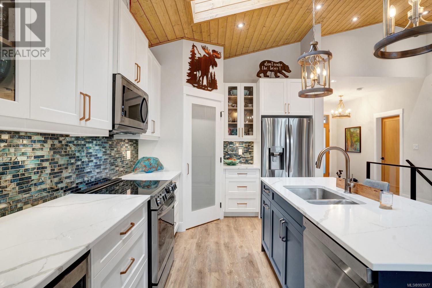 9388 Lakefront Rise, Lake Cowichan