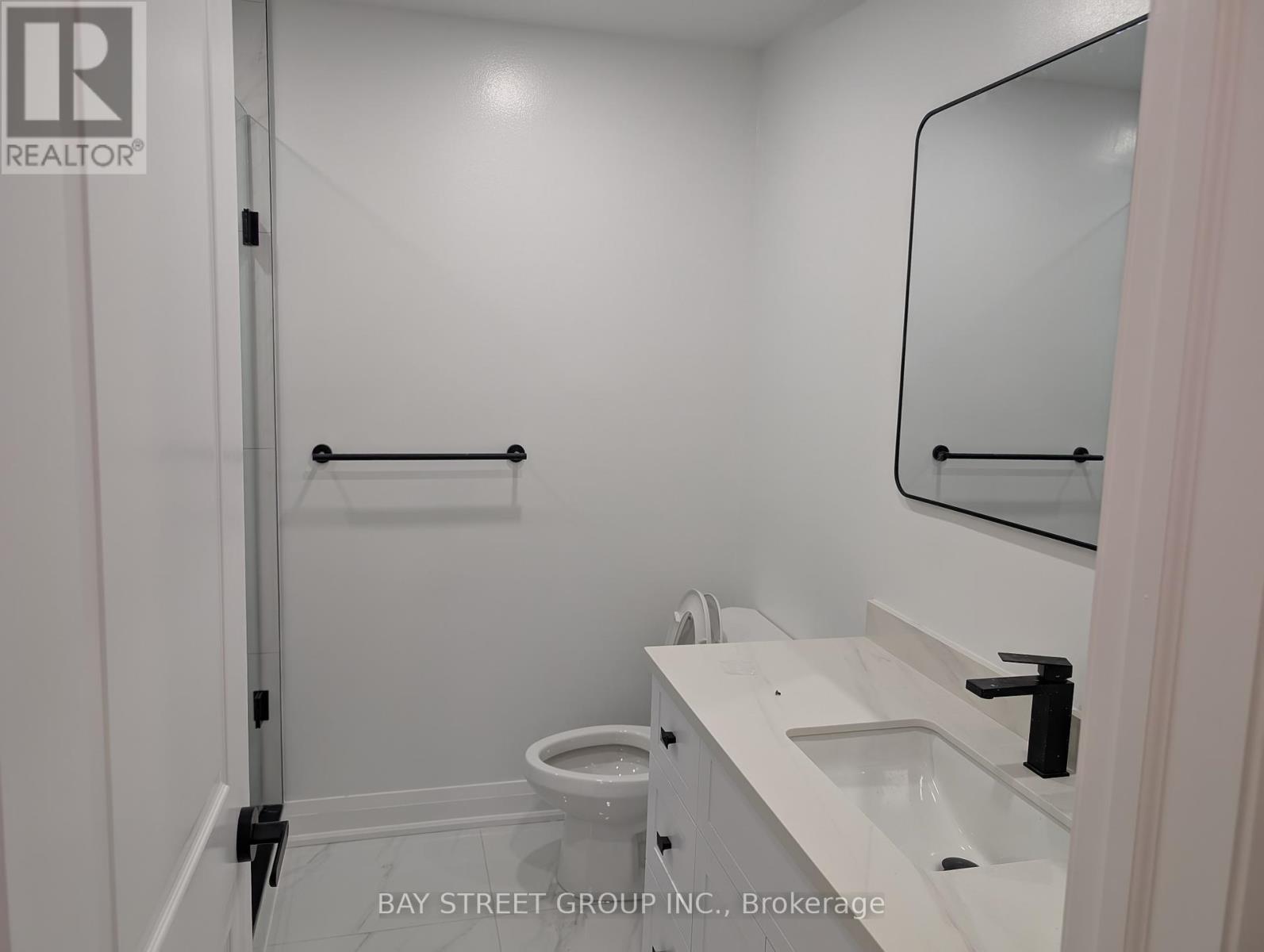 Photo 10 of 44 Lilac Avenue, Markham ON