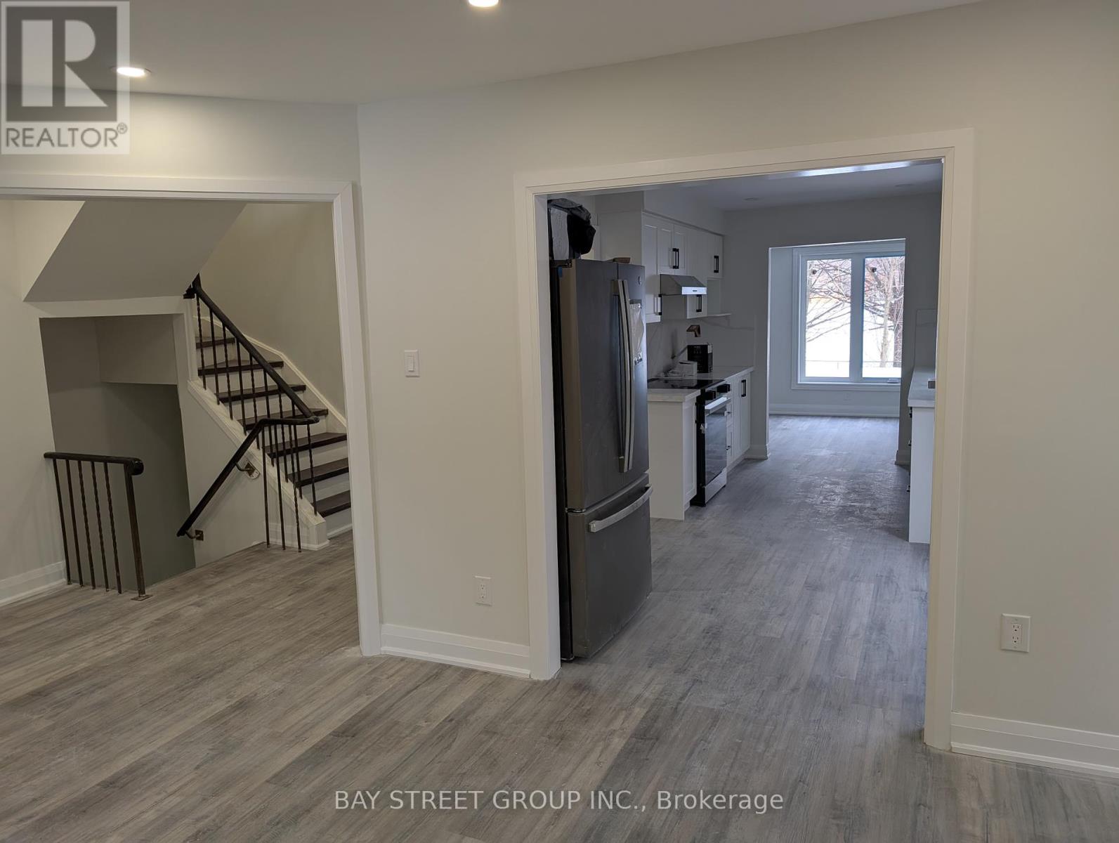 Photo 2 of 44 Lilac Avenue, Markham ON