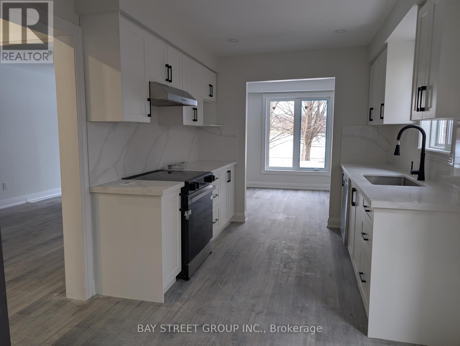Photo 8 of 44 Lilac Avenue, Markham ON