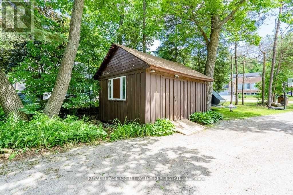 230 ROBINS POINT ROAD - 20