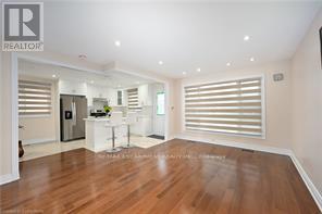 Photo 11 of 48 Larchwood Circle, Welland ON