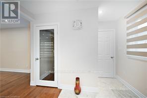 Photo 13 of 48 Larchwood Circle, Welland ON