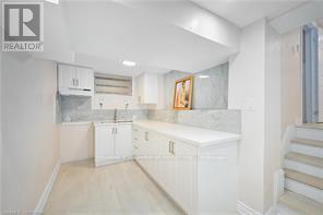 Photo 35 of 48 Larchwood Circle, Welland ON