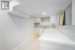 Photo 36 of 48 Larchwood Circle, Welland ON