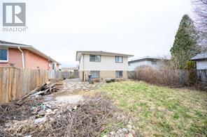 Photo 47 of 48 Larchwood Circle, Welland ON