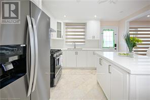 Photo 9 of 48 Larchwood Circle, Welland ON