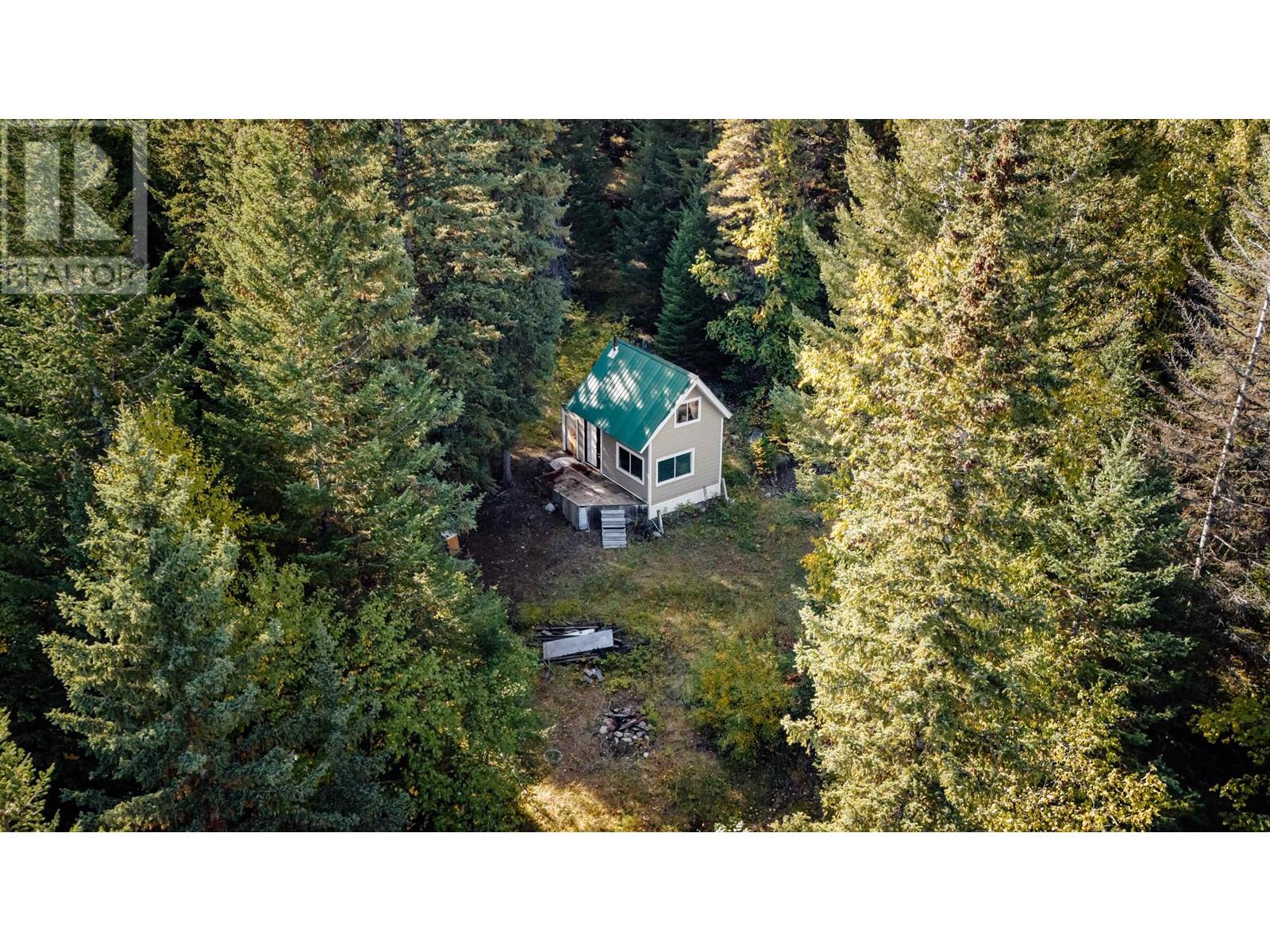5441 TIMOTHY LAKE ROAD, Lac La Hache