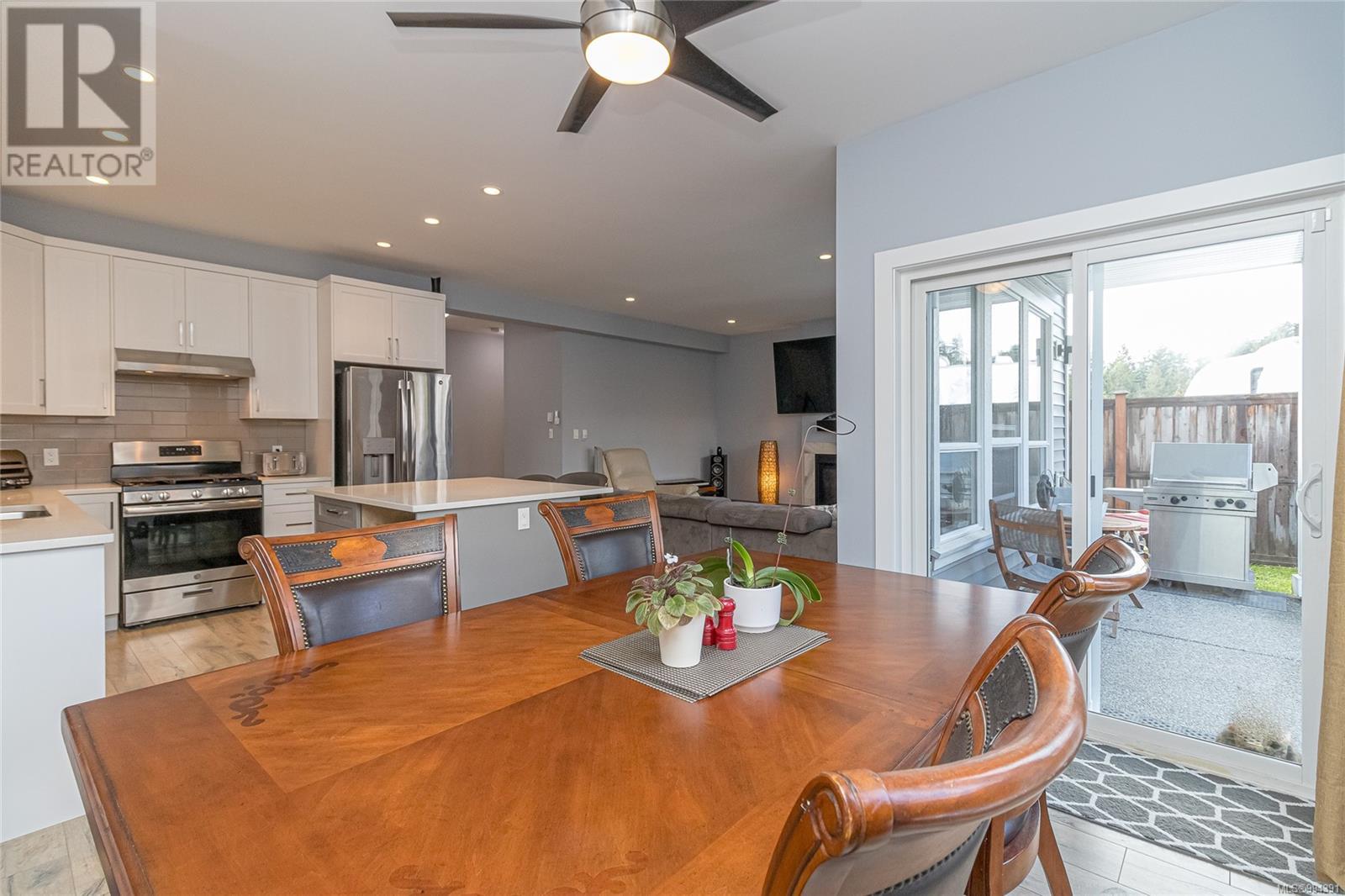 Photo 9 of 2178 Winfield Dr, Sooke BC