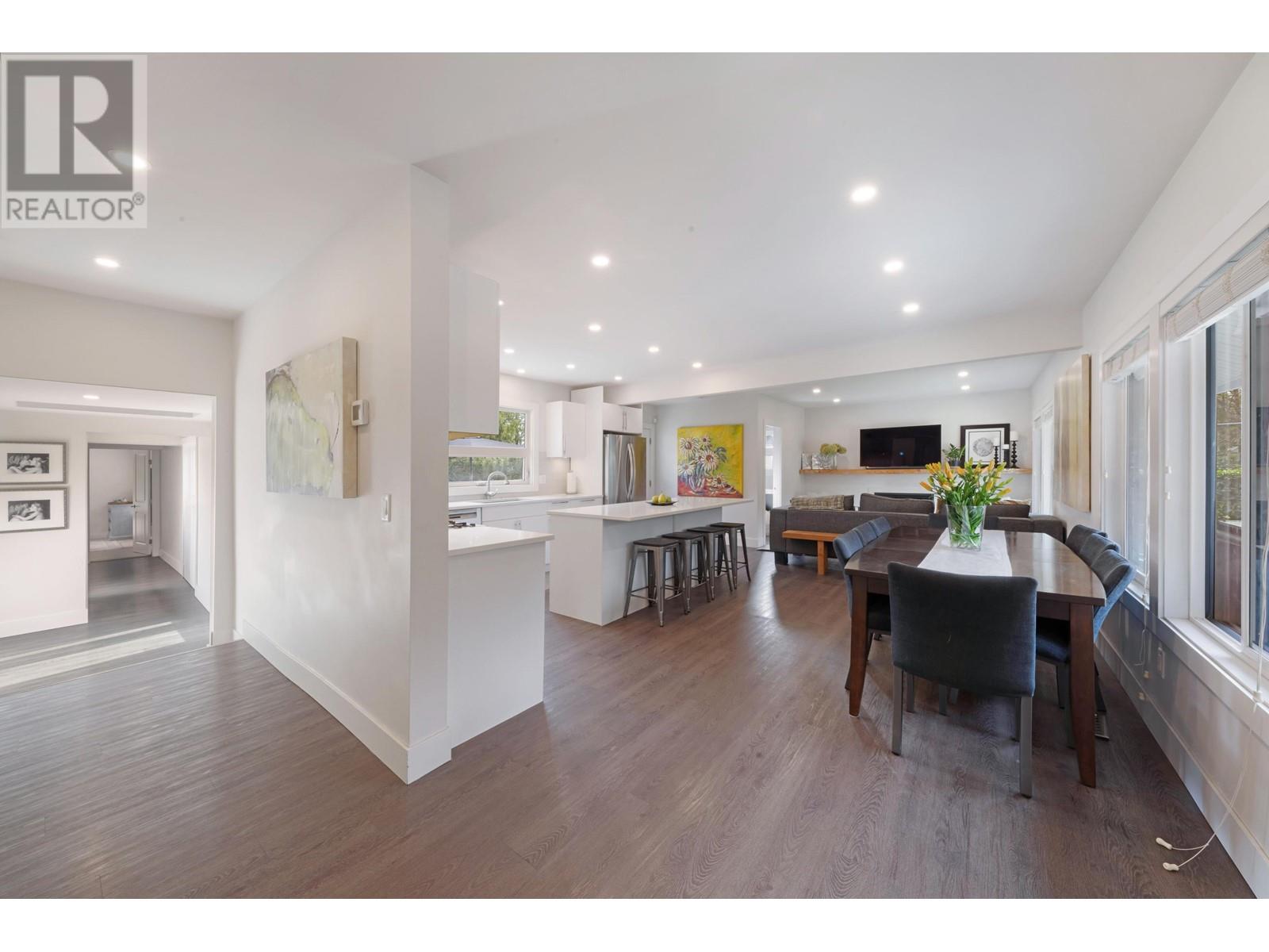 799 GRANTHAM PLACE, North Vancouver