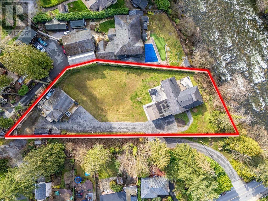 799 GRANTHAM PLACE, North Vancouver