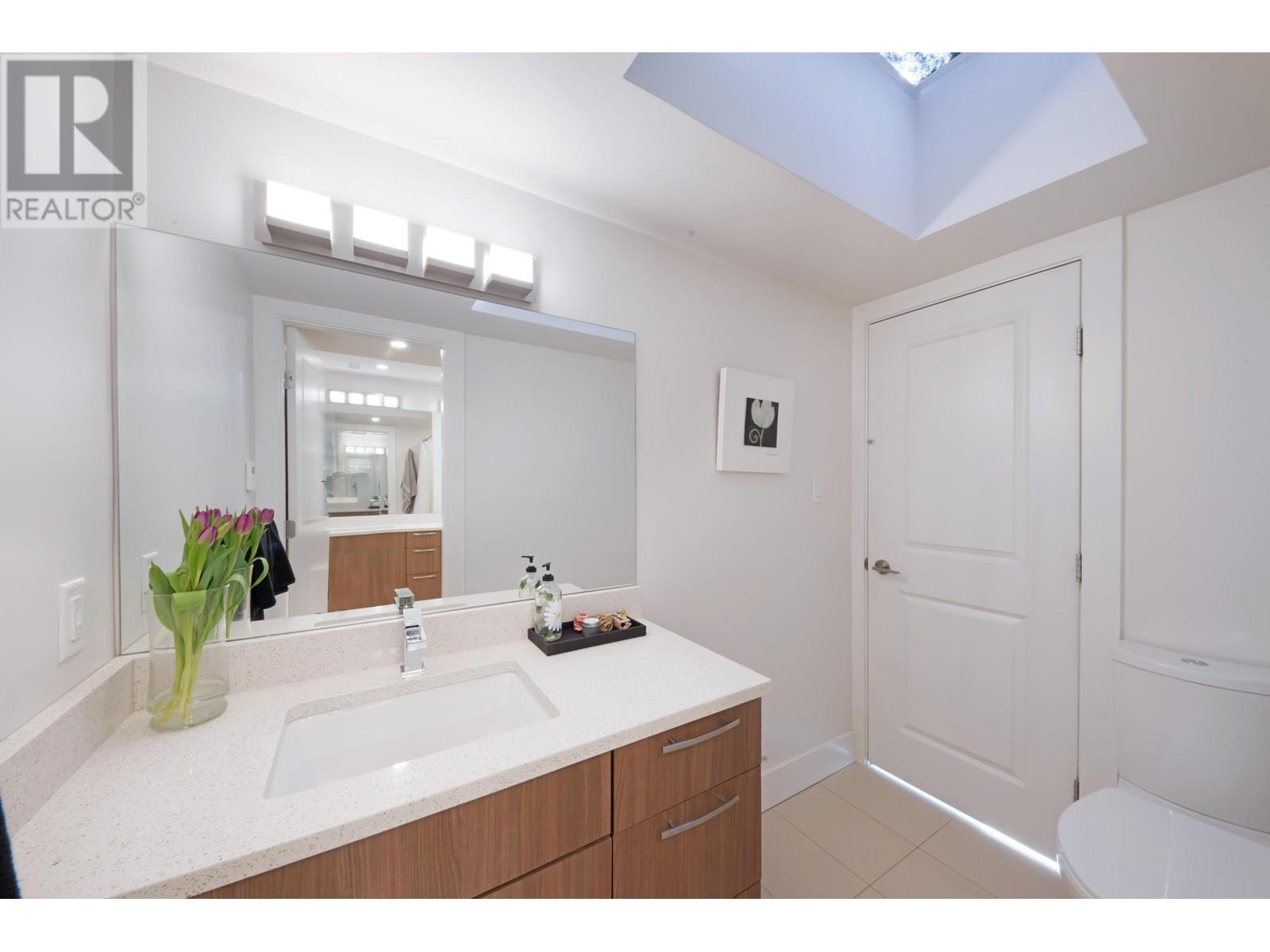799 GRANTHAM PLACE, North Vancouver