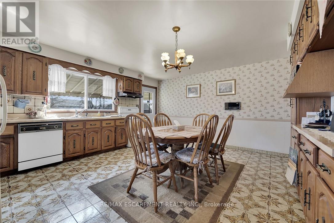 Photo 12 of 492 Second Road E, Hamilton ON