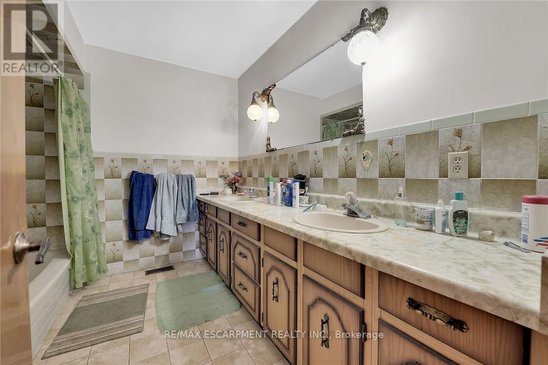 Photo 22 of 492 Second Road E, Hamilton ON