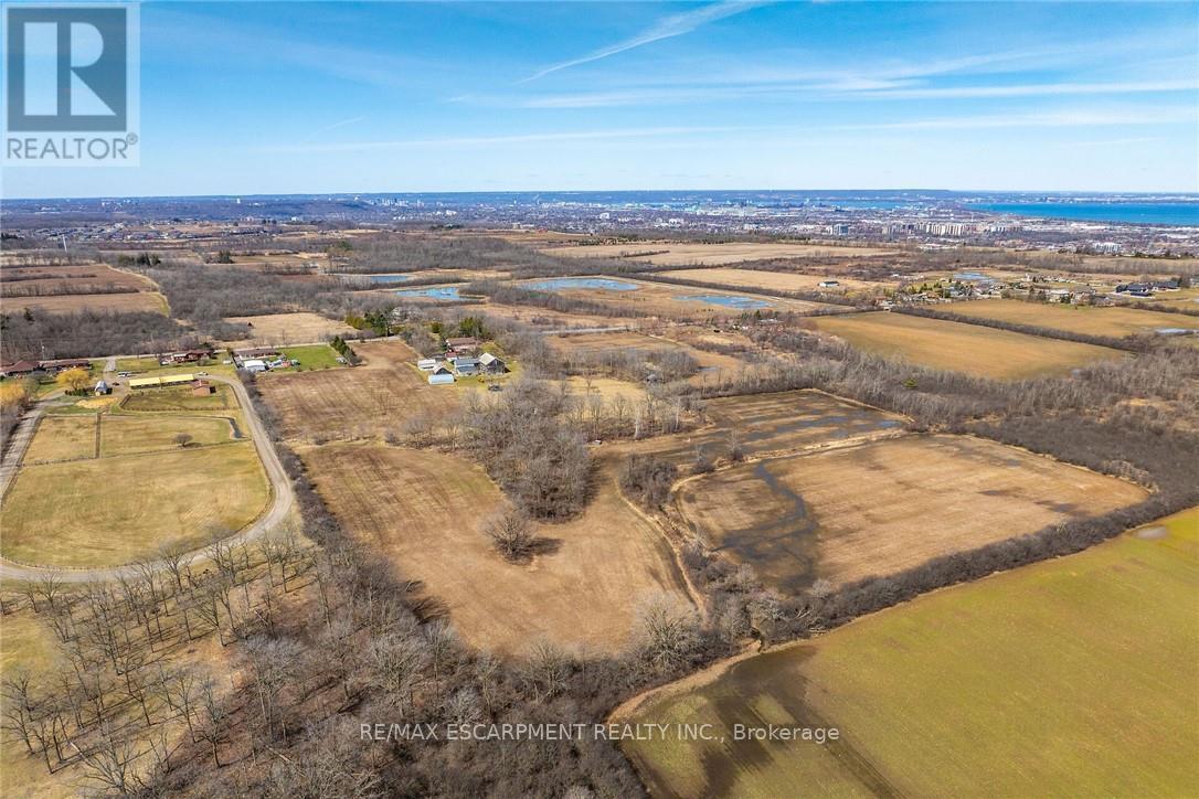 Photo 3 of 492 Second Road E, Hamilton ON