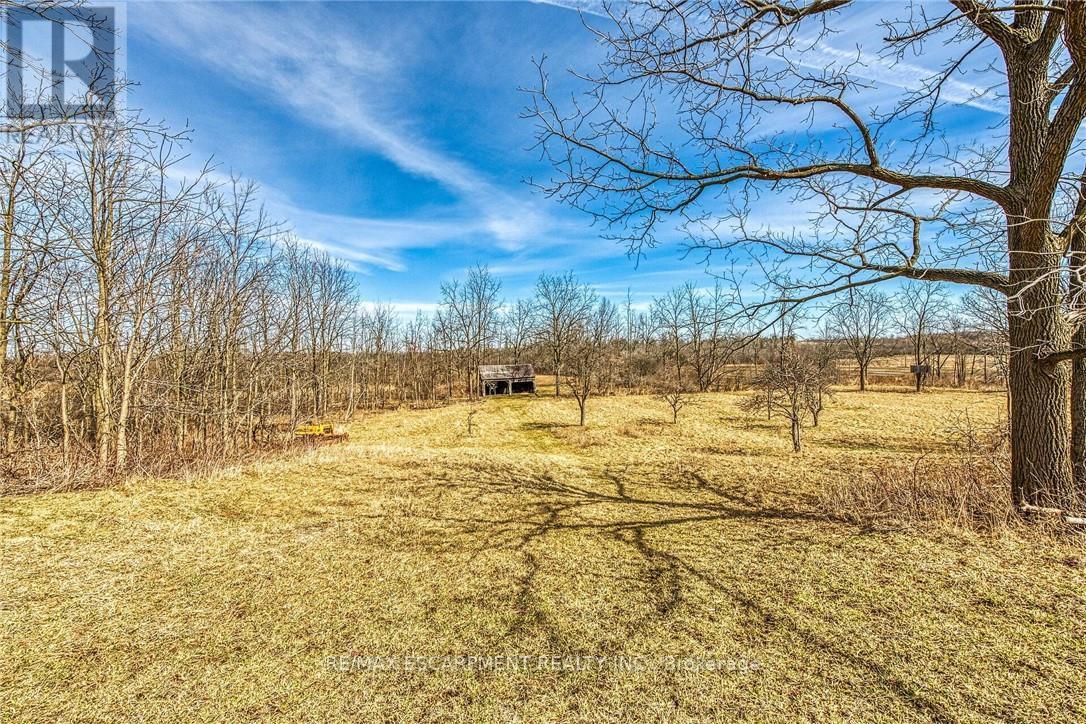 Photo 35 of 492 Second Road E, Hamilton ON