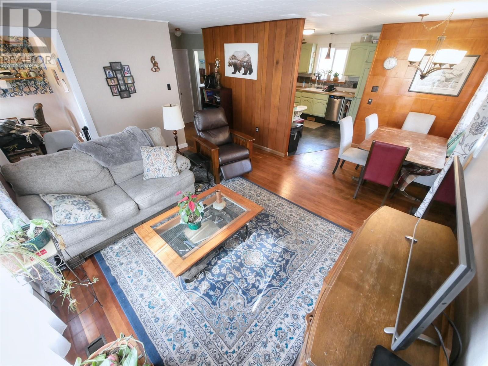 819 Glen Drive, Trail