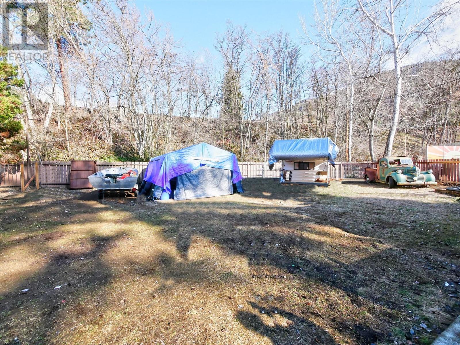 819 Glen Drive, Trail