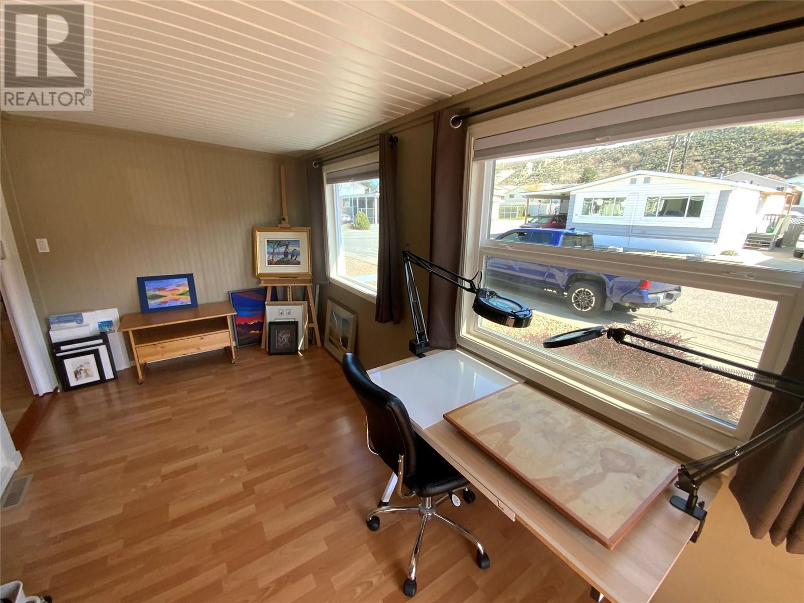 106 3105 South Main Street, Penticton