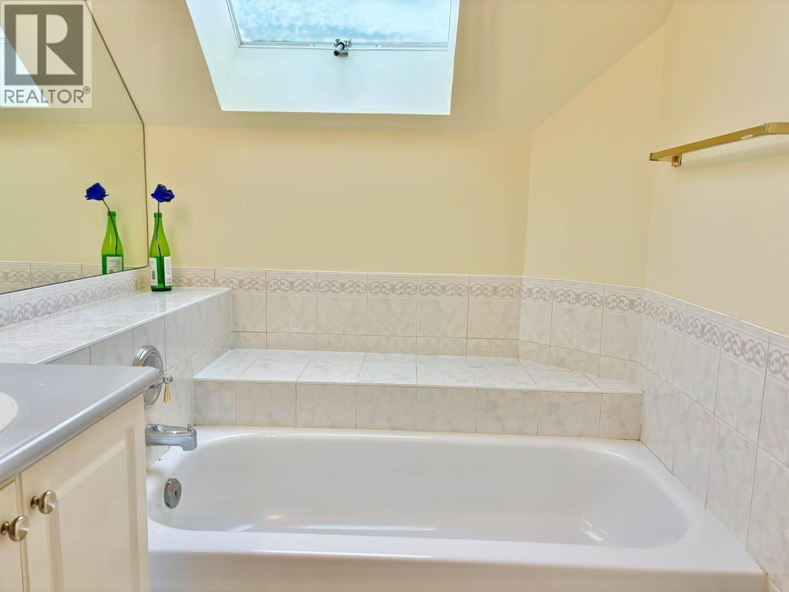 #18-8711 JONES Road, Richmond