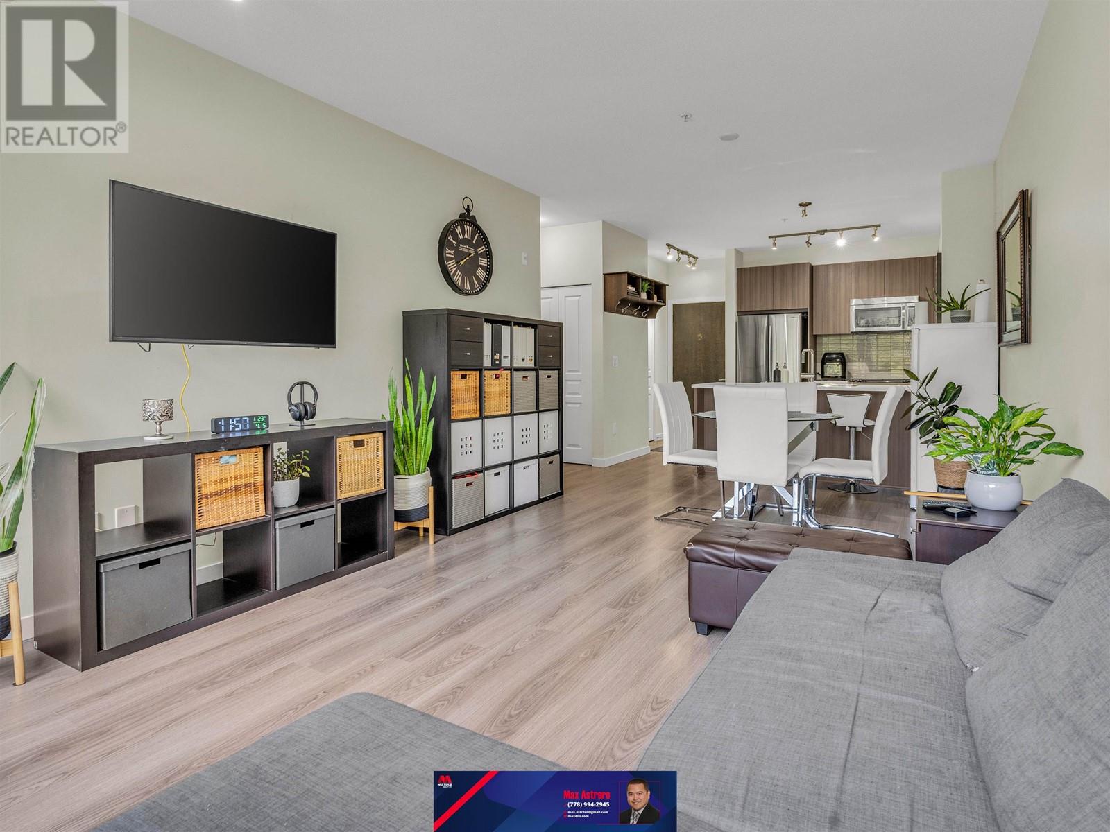 Photo 9 of 302 1151 Windsor Mews, Coquitlam BC